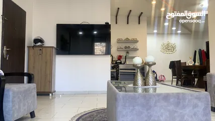  1 شقة مفروشة للبيع في الطيرة رام الله فوق مدارس ابو عين مع اطلالة على الحي الدبلوماسي وجبال سرد