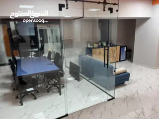  1 مكتب تشطيب سوبر مفروش مع الاثاث منطقه. حيويه اطلاله. وسط رفيديا واصل الماء والكهر،باء تسليم فوري