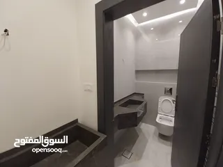  2 شقة غير مفروشة للإيجار 200م2 ( Property 19443 )-174977282