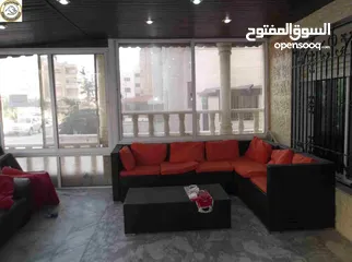  1 شقة أرضية مميزة للبيع في دير غبار 200م مع ترس 65م
