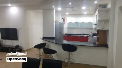  5 شقة كبيرةمفروشه في الجفيرمن غرفتين تملك حر للبيع