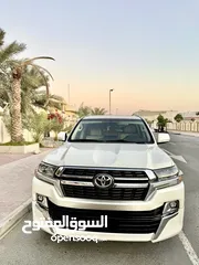  1 Toyota Land Cruiser Grand Touring 2021 GCC 125000KM V8 Very Clean