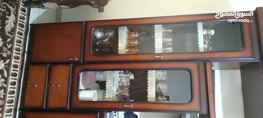  17 كنب+بوفيه لون بني مستعمل بحاله الجديد   للبيع بسعر 150