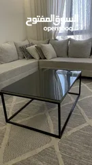  1 طاولة وسط فخمة و كرسي استرخاء