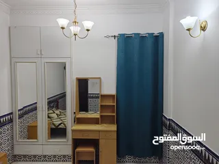  5 غرفه بحمام مفروشه داخل شقه للايجار  Furnished bedroom with attached bathroom inside a flat