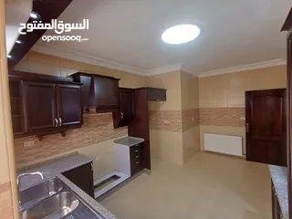  12 شقه فارغه للايجار خلدا