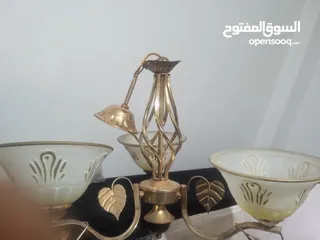  1 خمسه ثريات وعلى الفحص  الاستفسار الرجاء التواصل على الرقم