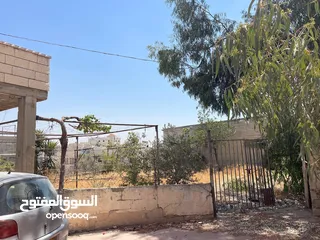  4 منزل مستقل مع مخازن تجارية للبيع والتنازل فوري