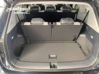  13 ‏Volkswagen ID 6 CROZZ PRO 2024 عداد زيرو  كفالة 6 سنوات بيانو بلاك للبيع بسعر مميز