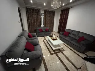  2 طقم كنب جديد للبيع – لم يُستعمل نهائياً بسعر ممتاز