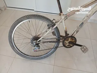  4 بسكليت للبيع امريكي وهو النسر الأمريكي ولديه غيار سادس خلفي وثلاث امامي super sport  مكان مادبا