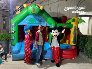  14 شخصيات كرتونية ومهرجين