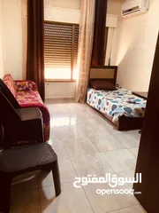  3 شقة مفروشة مميزة للبيع في شارع الجامعة