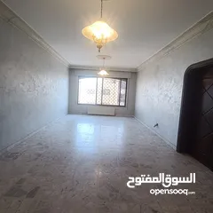  18 ضاحيه الرشيد- شقه فارغه بمساحه واسعه للايجار ـ 220 متر  ـ مكيفات ـ خزائن حائط