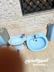  4 "حمام وشطافه ومغسله عمود " مستخدمين بحالة ممتازه مع "حنفباتهم والنياغرا والبرابيش"تنزيل السعر 30