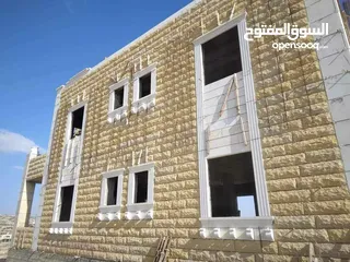  5 متوفر حجر بناء ___ تلطيش __  طبزة بانواعها __ حجر نشر او سادة __ قشرة __كوبنق