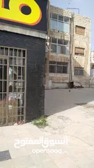  3 شقة 90 متر تجاري على شارع عبدالله غوشة الها مستقبل استثماري قديمة عمررالبناء 70 ينهر