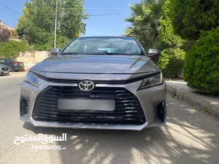  4 تويوتا يارس ياباني اصلي  لاتزال على كفالة الشركة موديل  2023 للبيع الشكل الجديد