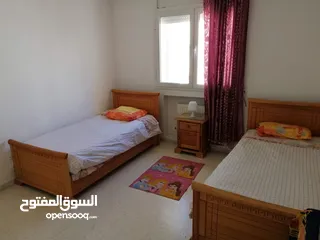  26 شقة مفروشة متكونة من غرفتين و صالون للايجار باليوم في تونس العاصمة على طريق المرس