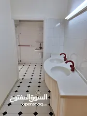  13 فيلا فاخرة للبيع أو للايجار في الأردن (منطقة الحصن - اربد )من المالك مباشرة للسكن /للأعمال التجارية