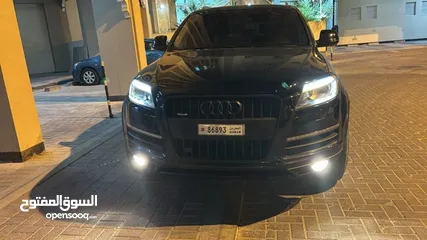  1 Audi Q7 2011