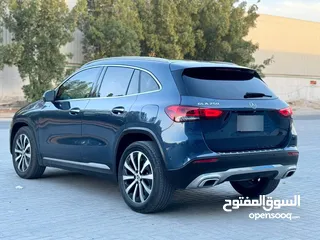  4 سيارة مرسيدس GLA 250