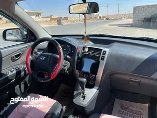  9 هيونداي توسان بحالة ممتازة جدا فحص كامل 7 جيد ومالك اول بالاردن للبيع