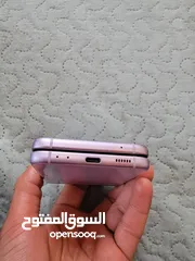  4 **"طيّ المستقبل بين يديك! **   **هاتف Samsung Galaxy Z Flip 3 بذاكرة 128GB  حيث الأناقة تلاقي