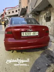  4 اوبل فيكترا 2001