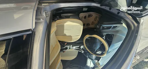  4 فورد فوكس 2012 ترخيص+ تأمين شامل