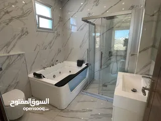  14 شقه ارضيه للبيع في طريق المطار  ( Property ID : 41342 )