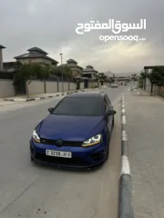  4 Volkswagen Golf R
