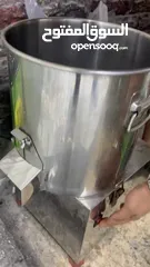  3 سخان ماء كهربائي (هيتر)وفرن عربي وماكنة طحن حمص