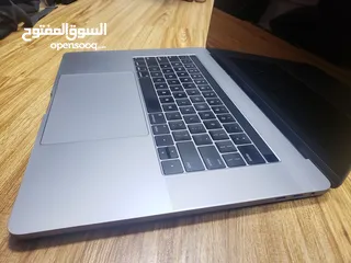  5 Macbook Pro 2017 , 2gb grapic, Touch Bar