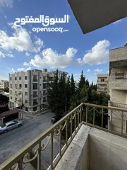  1 شقة سوبر ديلكوس، مع مطبخ امريكي راكب من العالميه وبافضل مناطق اربد (كرم حجازي)وبسعر في المتناول