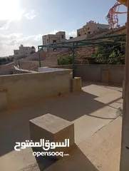 12 شقه للايجار