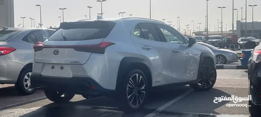  4 لكزس 2019 UX-250h