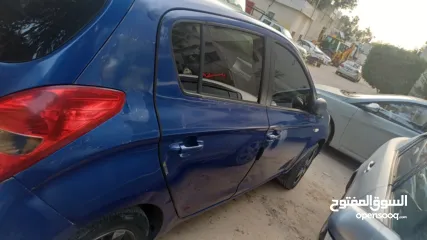  4 هيونداي i20 2011 للبيع كاش  اصل خصوصي ماشية 220000 الف كيلو
