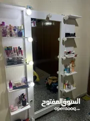  2 مرايا مع رفوف