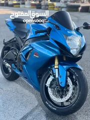  9 SUZUKI GSXR-750