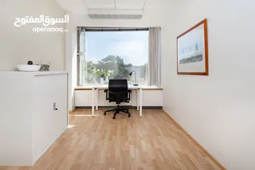  1 Private office space for 1 person in DUQM, Squadra
