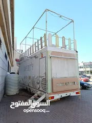  9 مطعم متنقل (FOOD TRUCK) مع كامل معداته للبيع