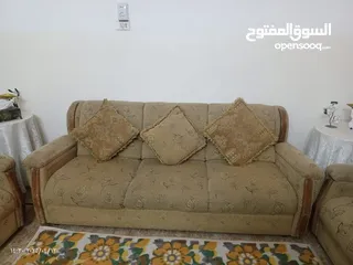 8 كنب بحالتة الجديد قابل للتفاوض