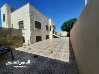  3 منزل للبيع في مادبا