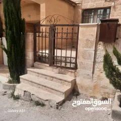  13 شقة للبيع شبه ارضي بأجمل مناطق ضاحية الرشيد