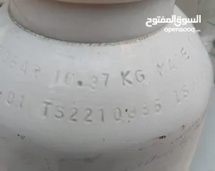  2 اسطوانة اكسجين مع جهاز التحكم الخاص بها 10 لتر