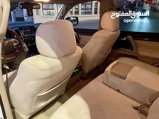  8 تويوتا لاند كروزر ابيض ثلجي  VXR 2014 5.7 للبيع