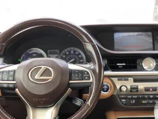  9 2017 Lexus es300h