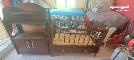  5 سرير اطفال مع خزانة للبيع