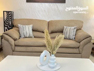  3 طقم كنب دب مستورد بحالة الوكالة جميل جدا وبسعر رائع حجم جامبو فخم جلسة واسعة ومريحة